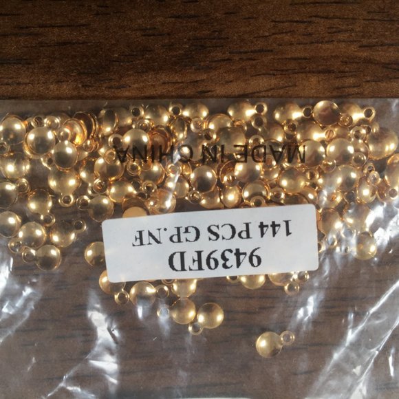 Lot of Gold Color and Gold Plated Jewelry Supplies - Picture 9 of 13